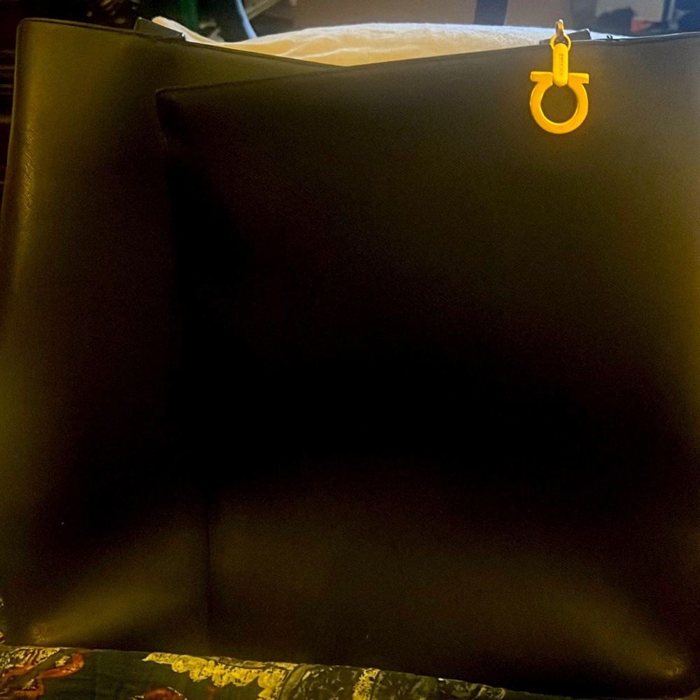Ferragamo Black Leather purse